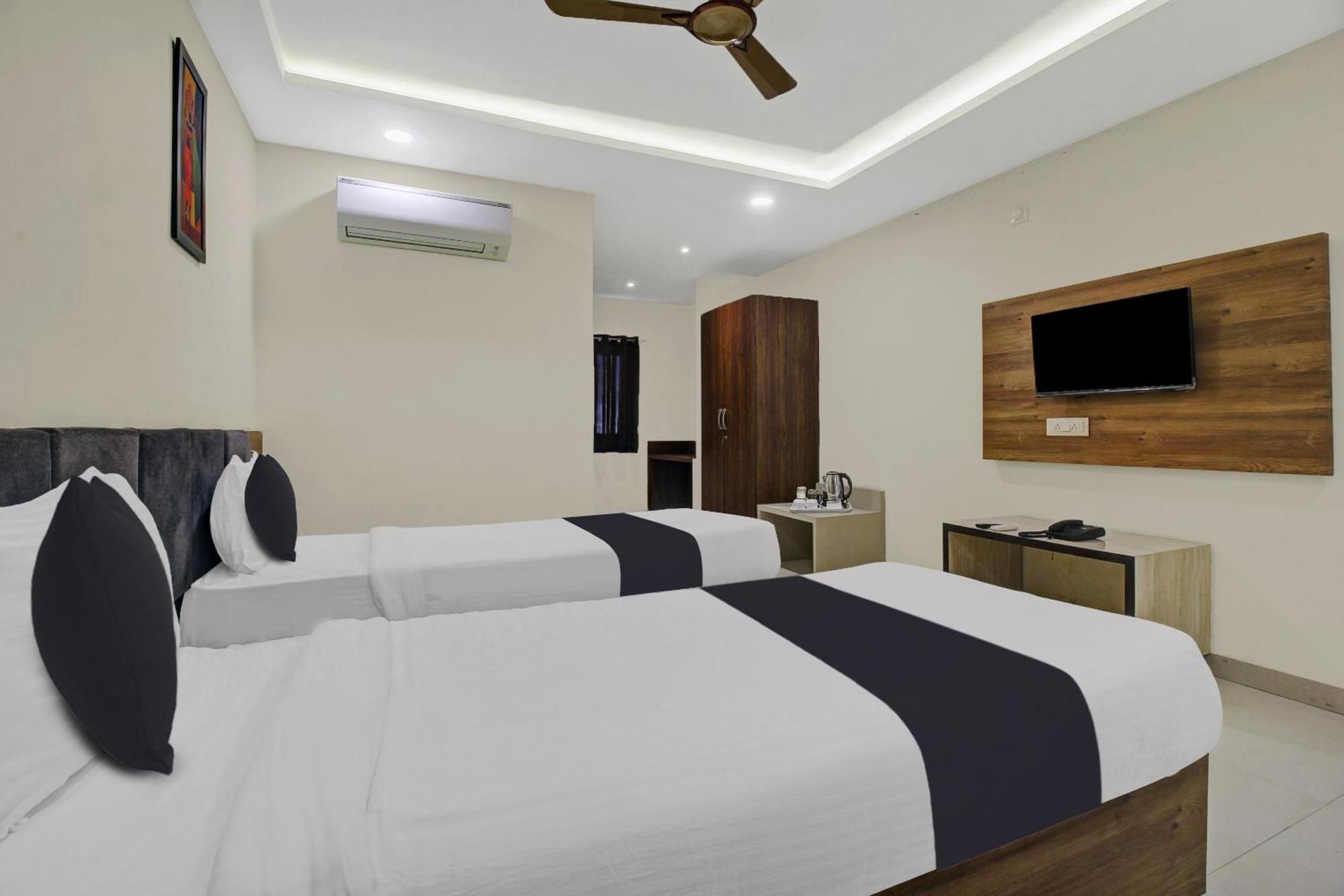 Collection O Hotel Swagath Pride Mancherāl Zewnętrze zdjęcie
